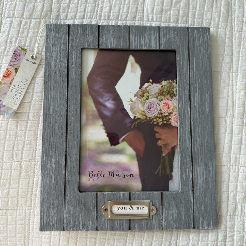 NWT 5x7 Wedding Couples Picture Frame